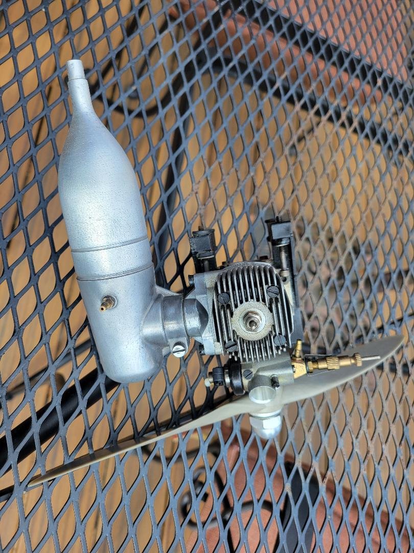 Super Tiger 45 Italian manufacture. Ecellent condition with great compression. Prop and mount included. photo 3