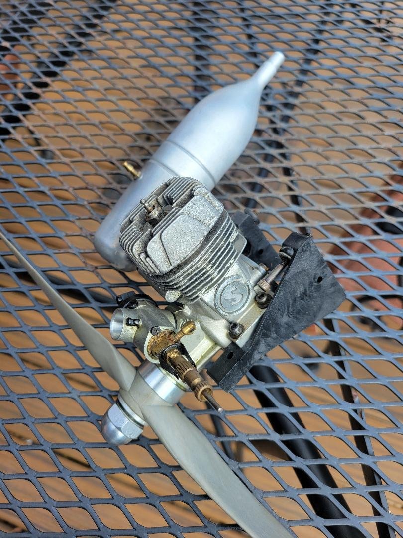 Super Tiger 45 Italian manufacture. Ecellent condition with great compression. Prop and mount included. photo 4