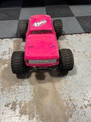 RC Truck Losi Tenacity MT AWD W/controller photo 2