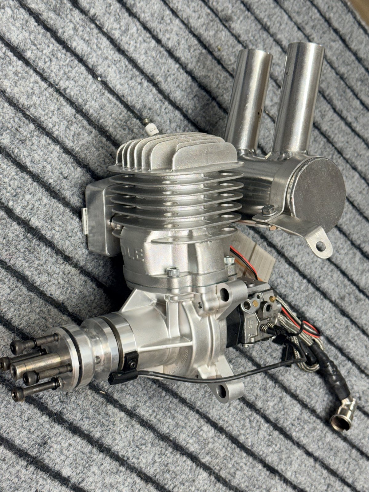 Like new DLE 65cc with NEW Pitts Muffler photo 6