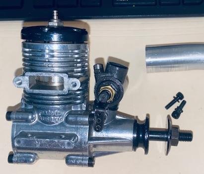 HP 40 Silver Star 2 stroke glow engine, with Mac's header (cut), & tongue muffler photo 9