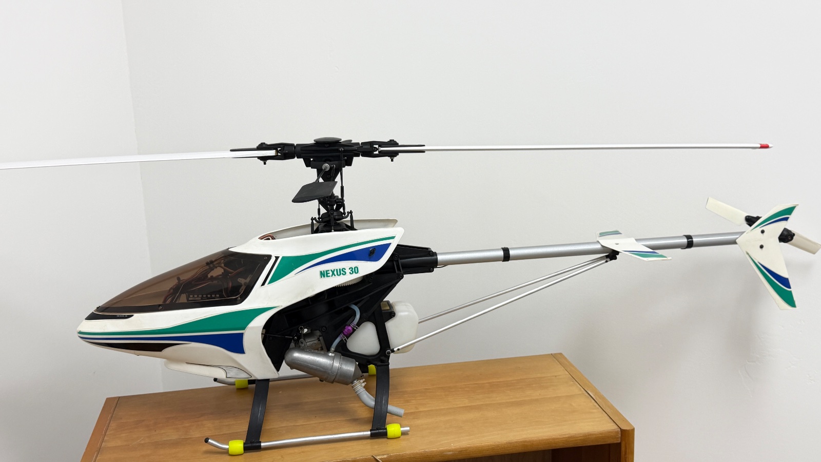 Kyosho Nexus 30 photo 3
