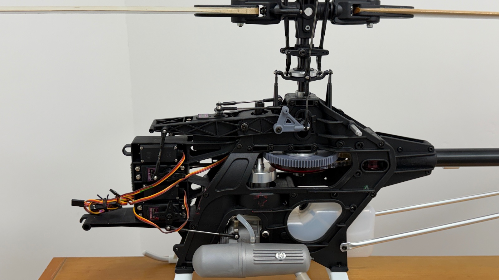 Raptor 30 photo 5