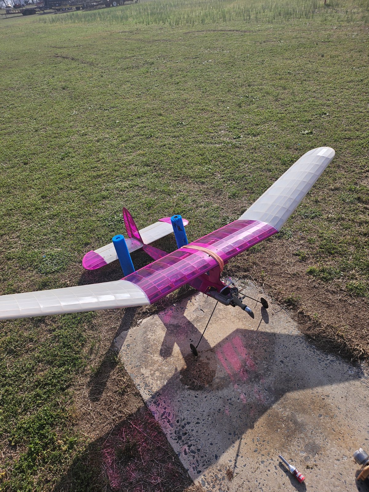 Glider type with 40 size OS glow engine..3 channel glider easy slow flying plane ready to fly..I have 2 almost photo 1
