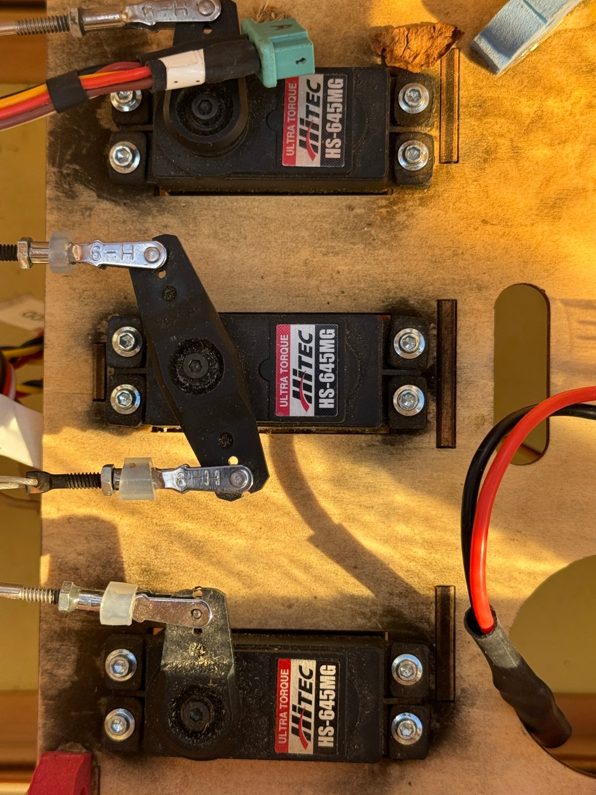Valiant 30cc Motor/servos photo 9